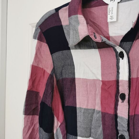 Thyme maternity plaid shirt size S - Picture 2 of 4